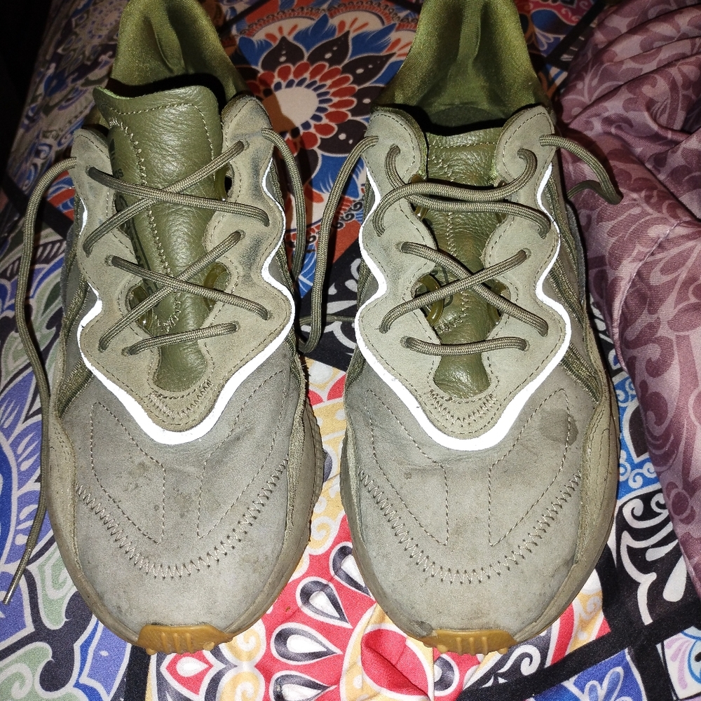 Men's Adidas sneakers